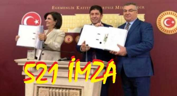 CHP'NİN KURULTAY DELEGELERİ DEVRİMİ GERÇEKLEŞTİRİYOR.. 3 GÜNDE 521 OLAĞANÜSTÜ KURULTAY İÇİN İMZA VERDİLER