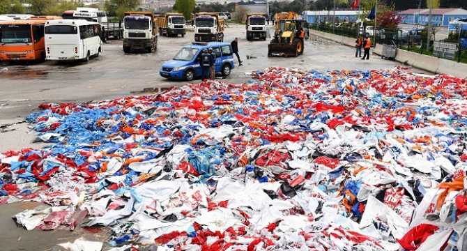 Ankara Büyükşehir Belediyesi Zabıtasından, izinsiz afiş temizliği
